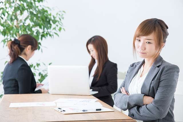 「上班好同事，下班不認識」