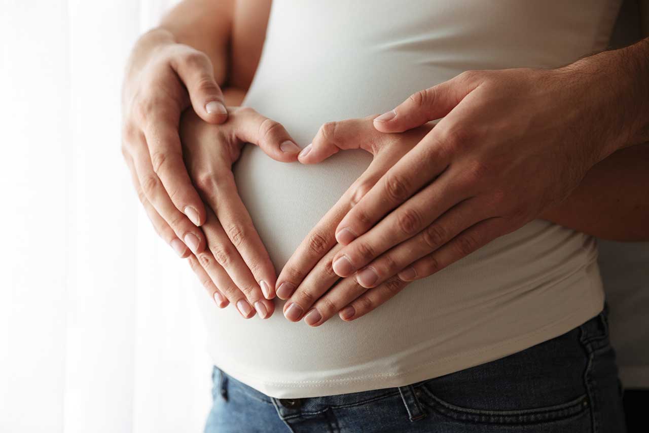 變性網紅罔腰自爆懷孕！曬超音波照仍遭網友怒轟，醫界認為純粹炒作，懷孕可能性極低