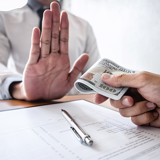 夫怕「靠妻上床賺錢」，小王願賠百萬遭拒