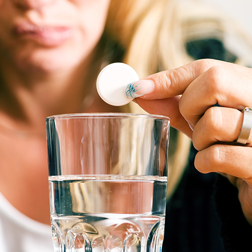 氣夫養小三，妻「用不到」欲下藥倒陽