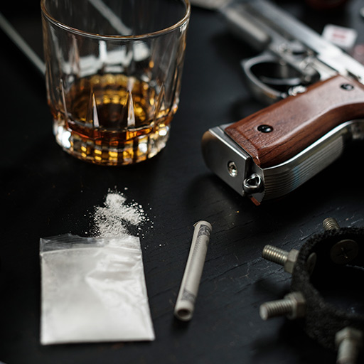 假調查真詐財 男子被警方查出槍彈毒品