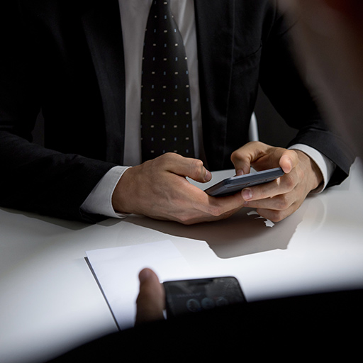 助業者監聽丈夫，妻吃上官司