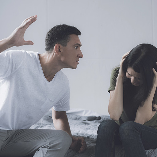 東京著衣董事長傳家暴,公公控媳婦外遇