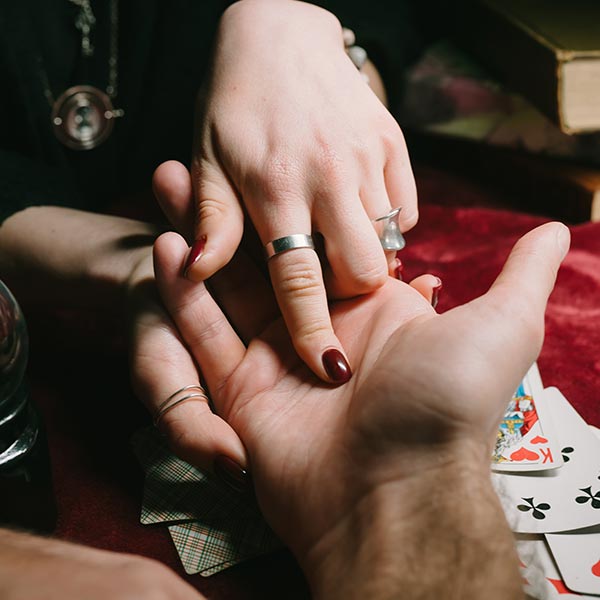 詐欺遊戲：女人必知五種婚姻詐欺